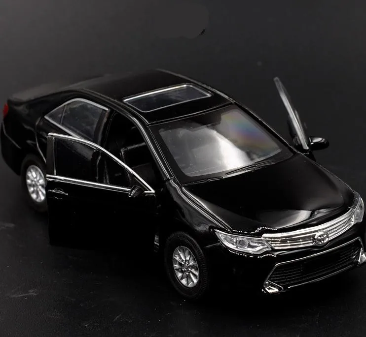 Модель Toyota Camry 1:36 с откидной крышкой из сплава игрушечная машинка 2 открытыми