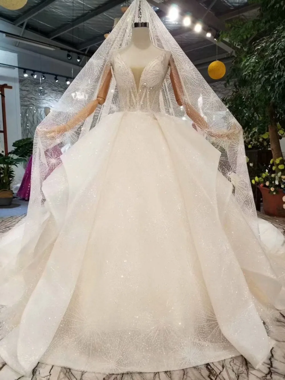 H&S BRIDAL 2018 Ball Gown Luxury Wedding Dress V neck Sleeveless Bride Dresses Royal Train Wedding dresses Vestido de Novia