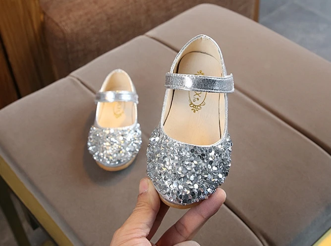 

2019 spring and autumn new kids shoes girls princess rhinestone single shoes Korean version of the small children's baby dance