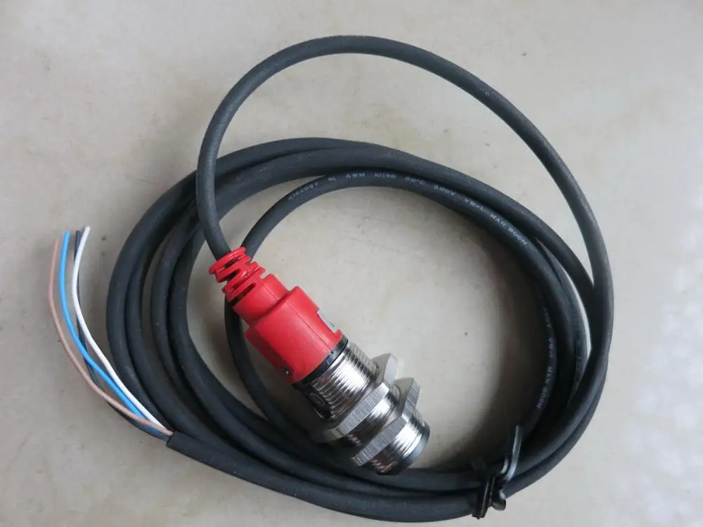

Leuze LEUZE diffuse photoelectric switch ET328I-400F.3/4P instead of RT318