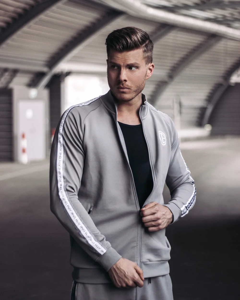 Новая модная осенне-зимняя мужская куртка с воротником-стойкой приталенная