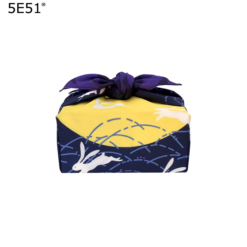 Японский фурошики полиэстер 100%/японский классический кролик с принтом 70 см/много