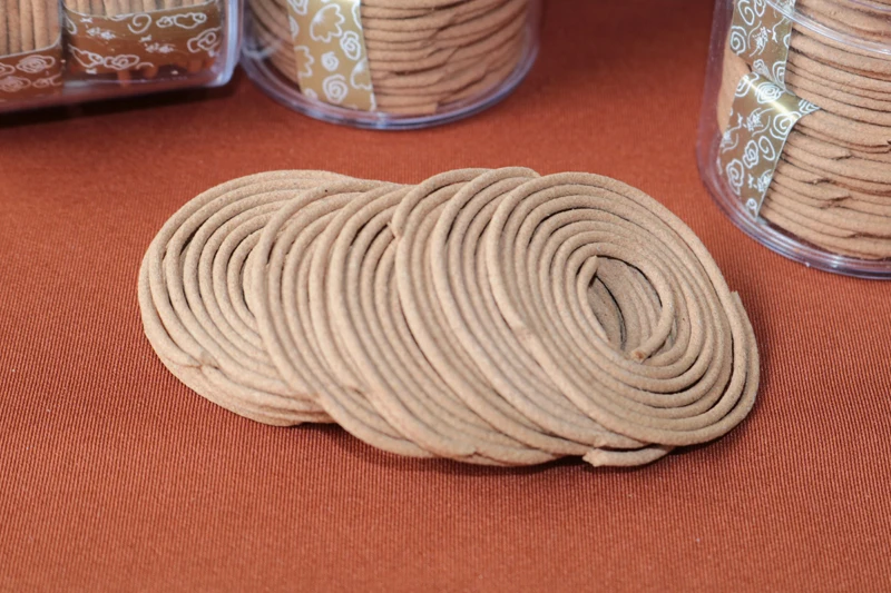 24 шт./кор. сандаловое дерево индийских благовоний катушка с жасмина запах горения