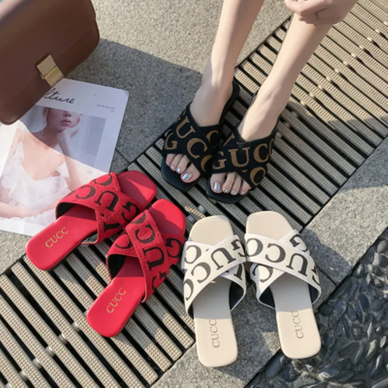 Европейская станция 2019 г. Новые модные летние тапочки с буквенным принтом