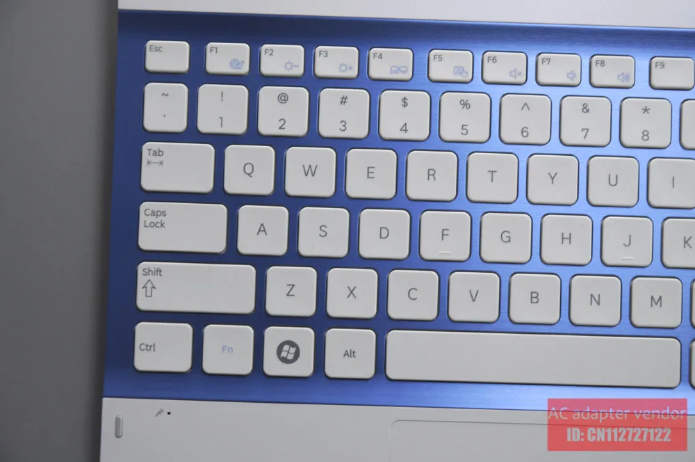 Клавиатура для ноутбука samsung NP300V5A с корпусом c