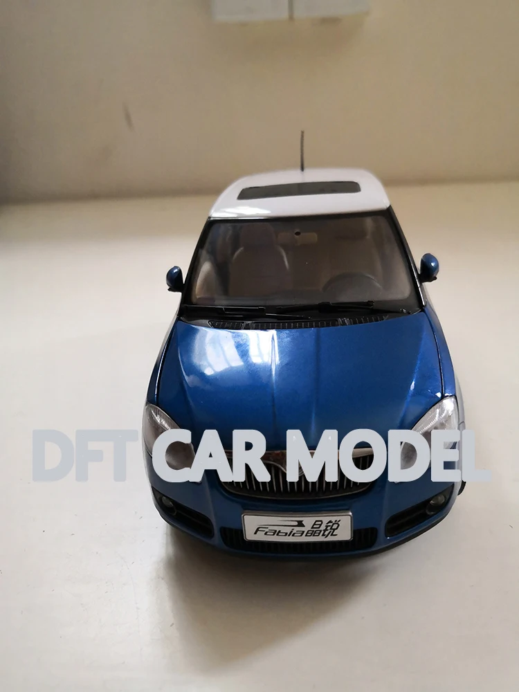 1:18, новинка, FABIA, литая под давлением модель автомобиля, игрушки для детей, коллекция рождественских подарков, оригинальная коробка, для детей