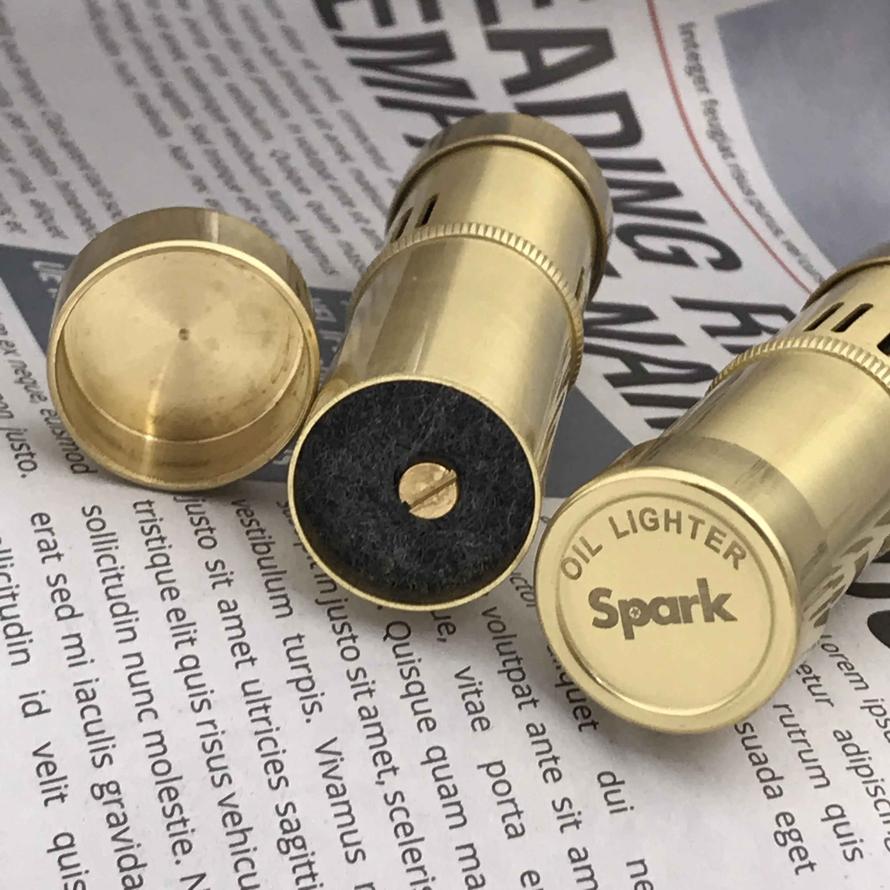 Spark классический латунный материал прессование извлечения зажигания Зажигалка масло, коллекция подарков, сигаретные трубы бензиновые зажигалки 75*21 мм