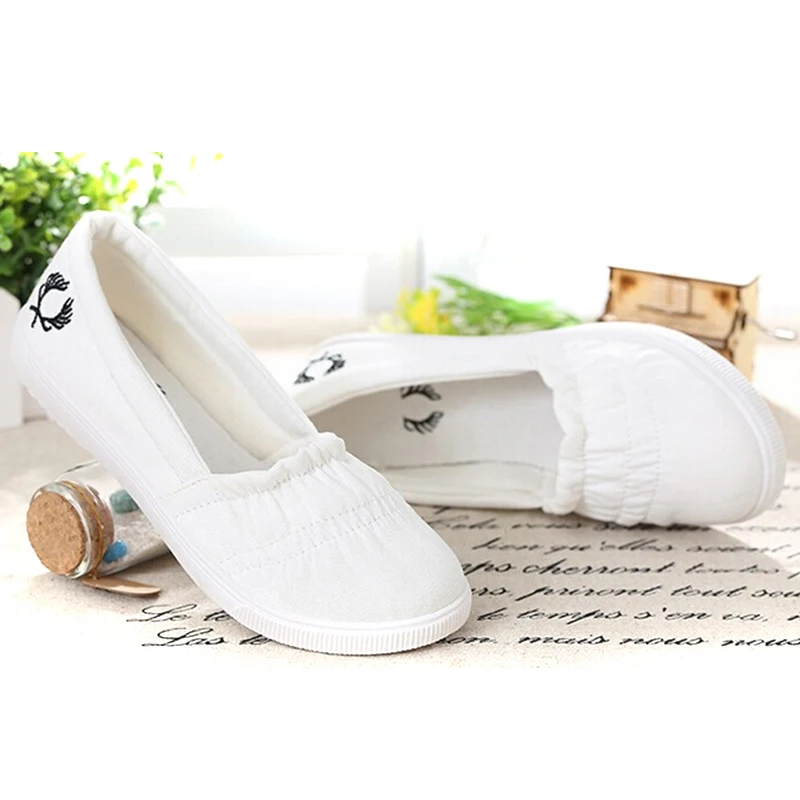 Женские лоферы мягкие дышащие слипоны на плоской подошве женская однотонная Повседневная парусиновая