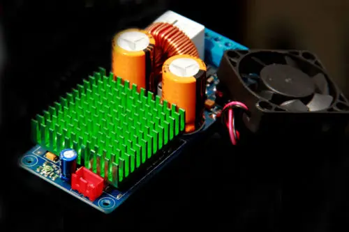 IRS2092S 500 W подойдет как для повседневной носки так канальный цифровой усилитель