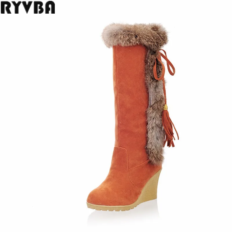Женские сапоги до колена из нубука RYVBA зимние с кисточками на плоской подошве