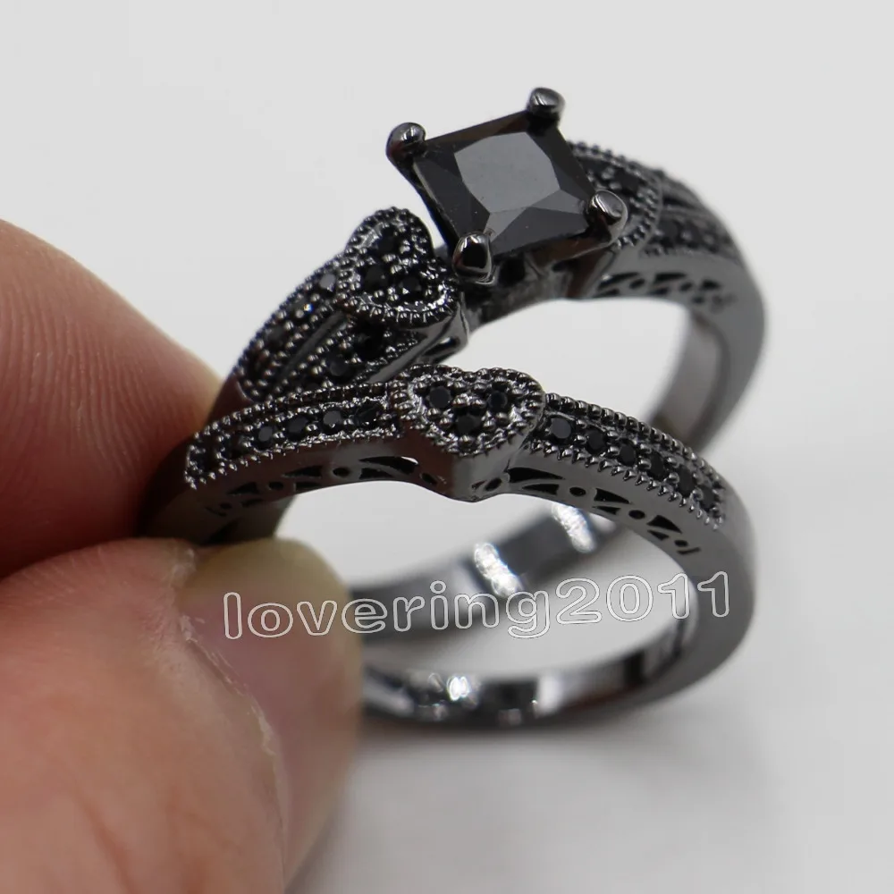 Комплект колец Виктория из искусственных камней черного золота 10KT с фианитами