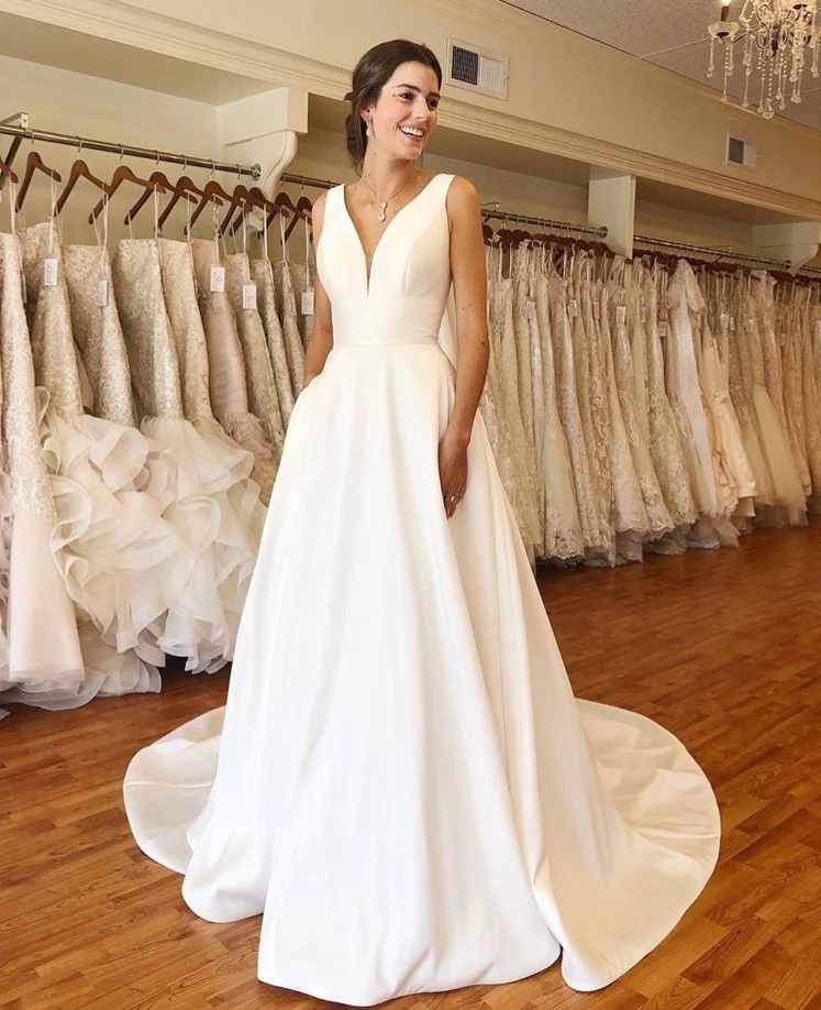 

Cheap A-line Wedding Dresses Elegant V-neck White Ivory Satin Vestido De Novia Backless Wedding Gowns Chapel Train