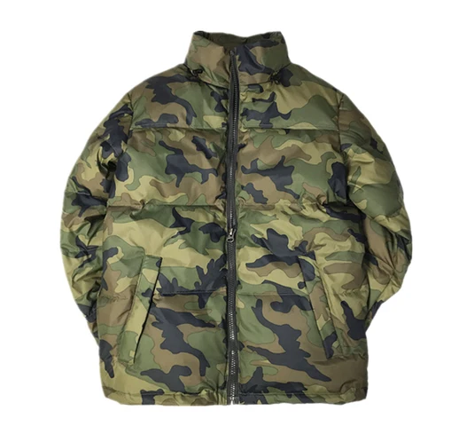 Мужское короткое пальто на утином пуху черная зимняя одежда с камуфляжным