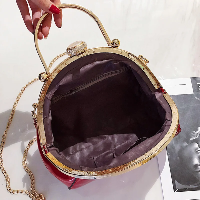 Роскошные сумки-тоуты из лакированной кожи черного и красного цвета женские