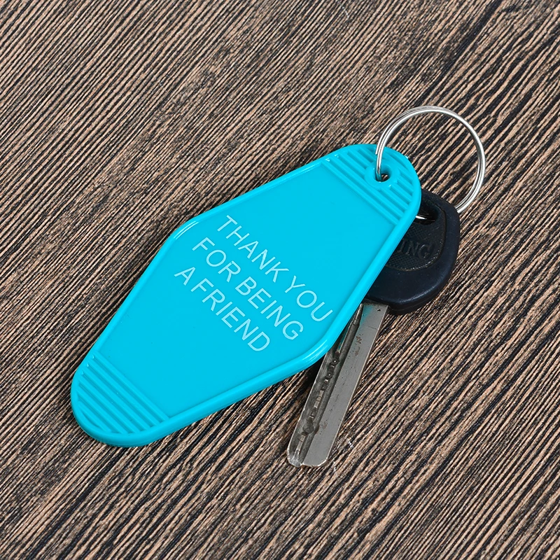 Золотистые девушки брелок синий Keytag буквы теневые сосны дома престарелых брелки