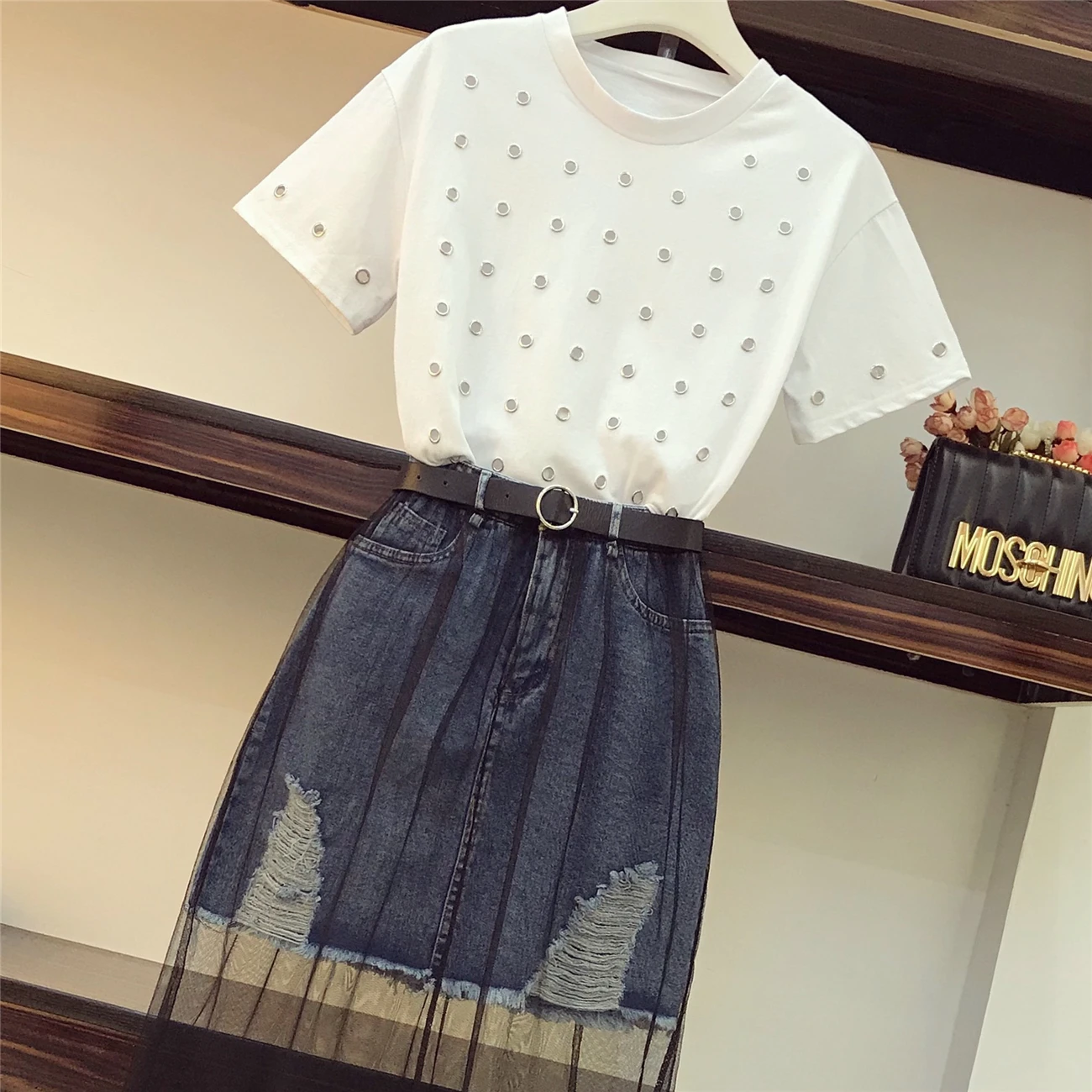 Фото The new spring and summer 2018 social suit female hollow out tangerine T-shirt fashion stitching skirt two pieces set Женская одежда The new spring and summer 2018 social suit female hollow out tangerine T-shirt fashion stitching skirt two pieces set Женская одежда