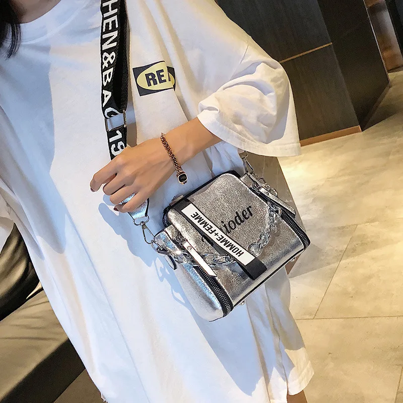 

Women Messenger Bags 2019 New Fashion Bright Face Bucket Bag Wild Wide Shoulder Strap Diagonal Cross Bag Crack Chain HandbagLY34