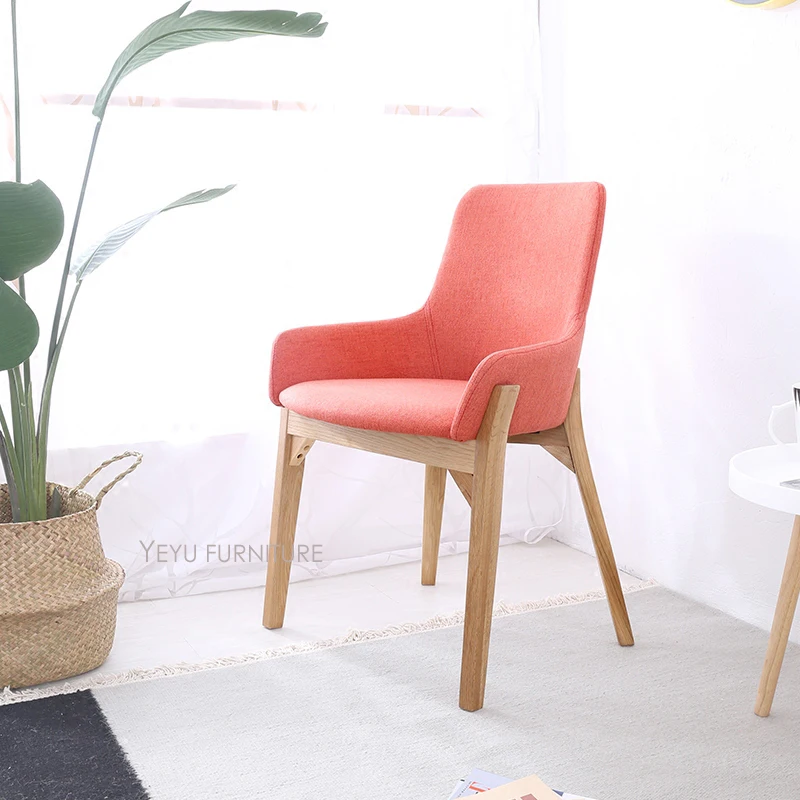 Модный современный дизайн мягкий обеденный стул из твердой древесины с мягким