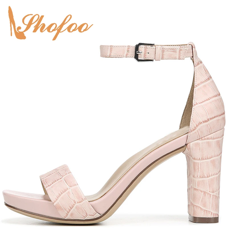 Розовые сандалии на платформе с высоким не сужающимся книзу массивным каблуком