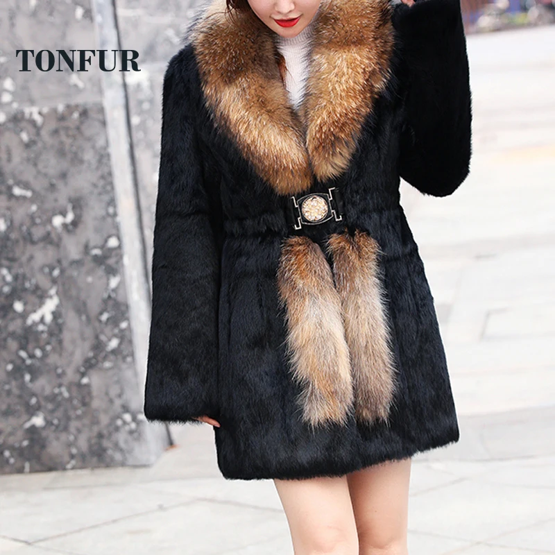 Женское зимнее длинное пальто из кроличьего меха с воротником и поясом