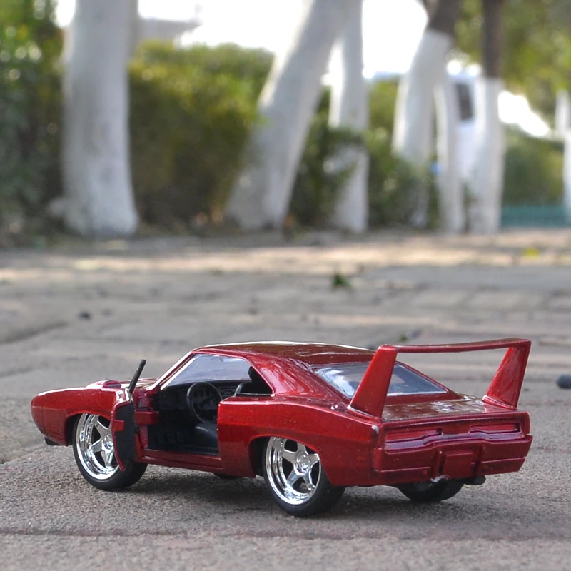 JADA 1:32 Масштаб высокого моделирования сплава Модель автомобиля Dodge 1969 зарядное