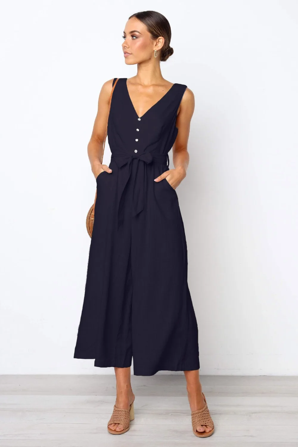 Женский комбинезон с v образным вырезом черный Свободный Повседневный карманами