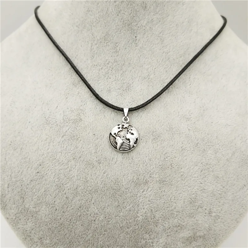 

Wholesale Trendy Globe World Map Pendant Necklace For Women Collar Fashion Jewelry Antique Silver Earth Choker Necklace Gift