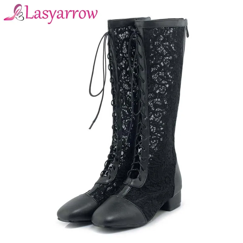 Женские сапоги на шнуровке Lasyarrow черные белые до колена массивном каблуке с