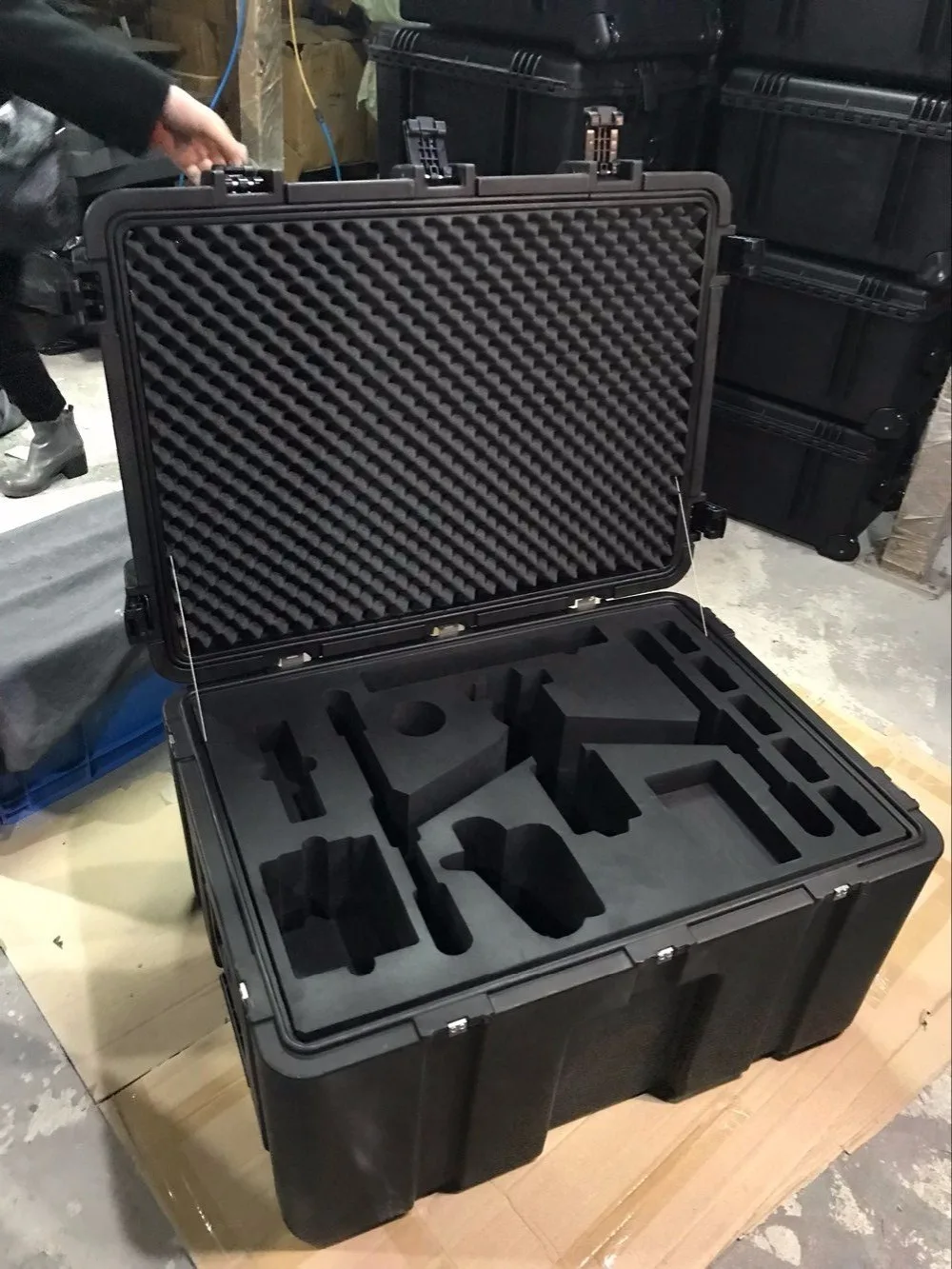 

Tricases super-large plastics flight case with pre-cut foam