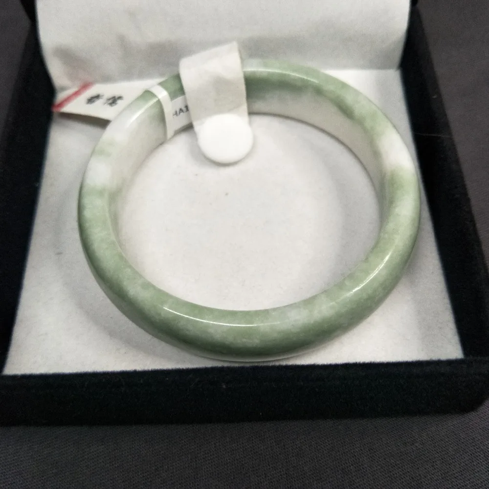 Браслет из натурального нефрита светло зеленый белый|Гибкие и жесткие браслеты| |