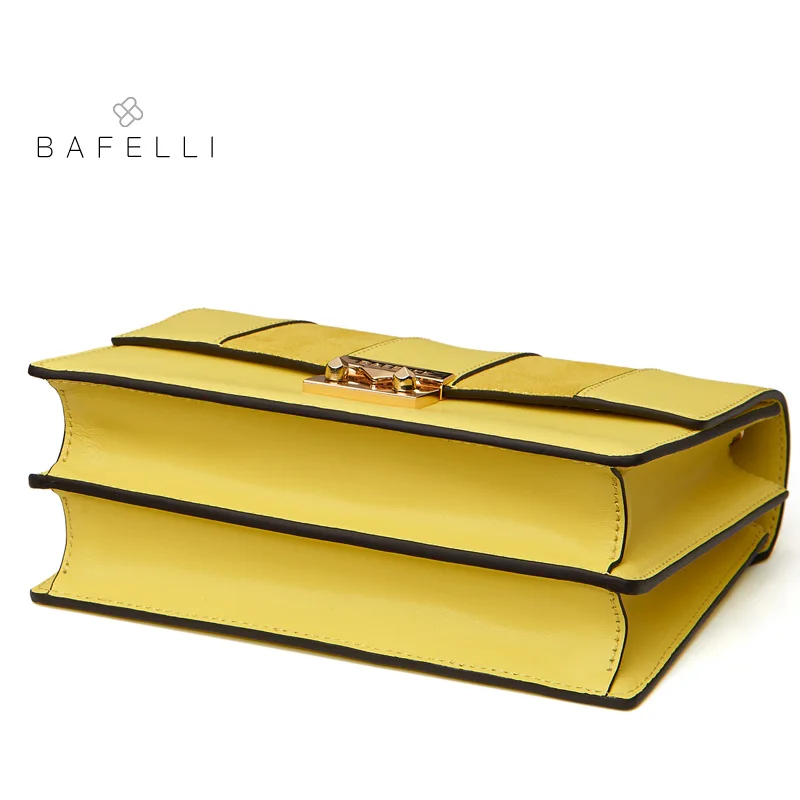 Женская сумка мессенджер BAFELLI из спилка с широким плечевым ремнем матовая