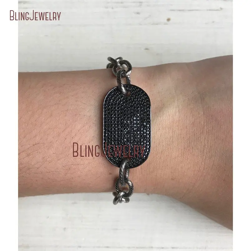 Черно-белый браслет с собачьей биркой украшенный кристаллами металлической