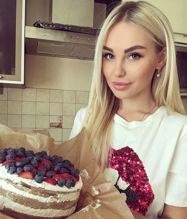 Женская футболка с красными губами Повседневная блестками для фитнеса лето