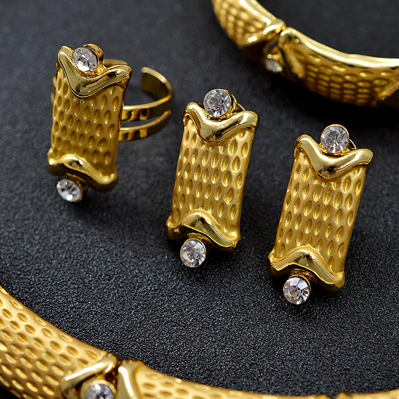 Женский ювелирный комплект из колье серёг кольца и браслета | Украшения