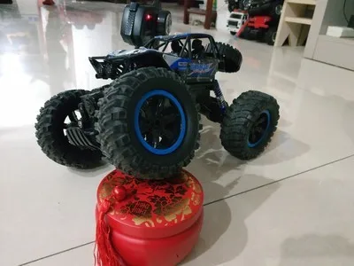Автомобиль RC автомобиль Рок Гусеничный пульт дистанционного управления игрушечные машинки на радиоуправлении led 4x4 привод внедорожные игрушки для детей подарок