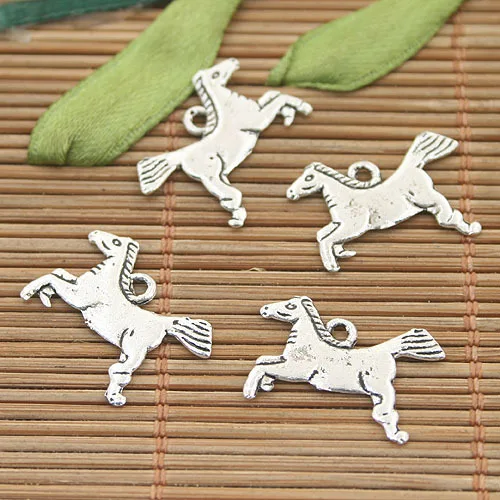 

70pcs dark silver tone horse charms h3086