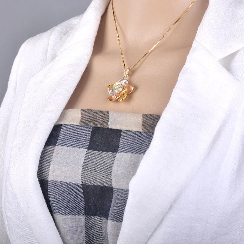 

Madrry Flowers Shape Pendant Necklace Dangler Earrings Jewelry Set Rhinestones Copper Zircon for Women Banquet Party Accessories