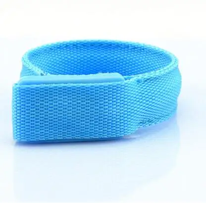 100 шт. Светодиодный проблесковый браслет на запястье Браслет повязка руку во