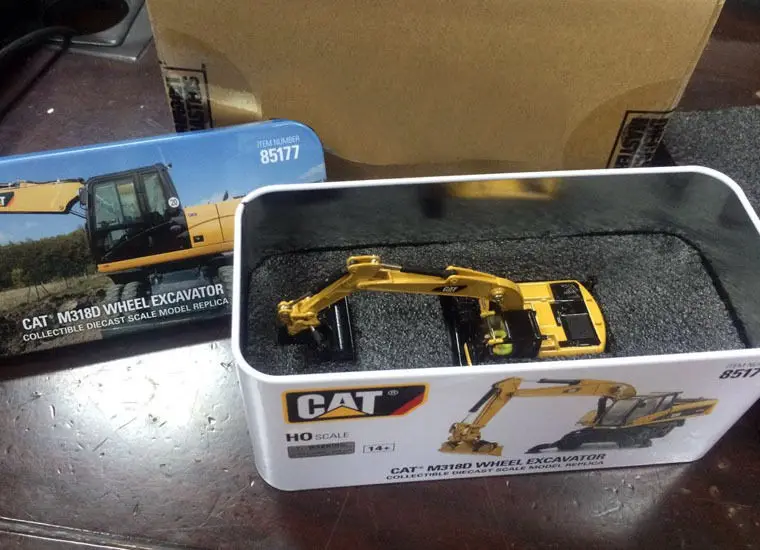 

New BOX - DM DieCast Masters - Cat M318D Wheel Excavator - HO Scale - #85177