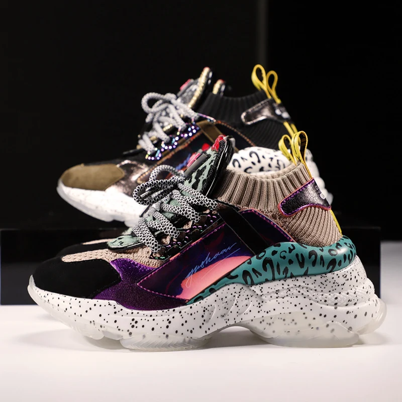 Кожаные кроссовки на платформе и не сужающемся книзу массивном каблуке