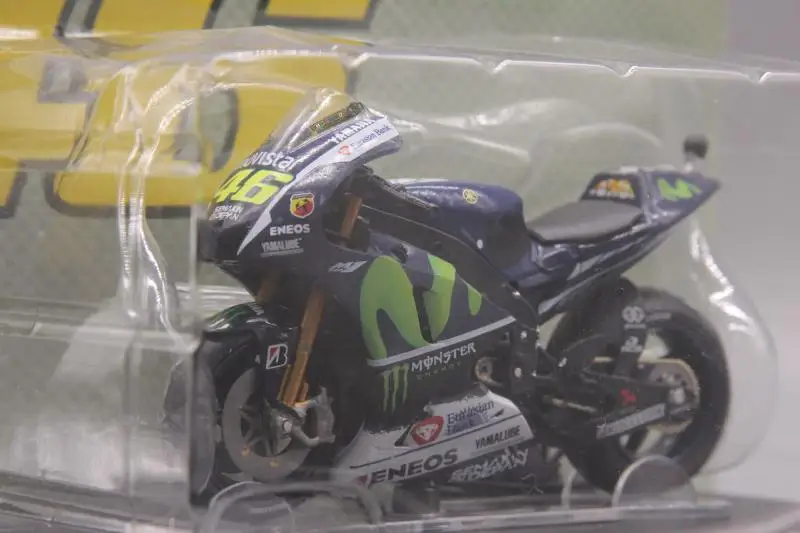Leo 1:18 Yamaha YZR-M1 мотоцикл сплав модель автомобиля литье под давлением металлические игрушки подарок на день рождения для детей мальчиков
