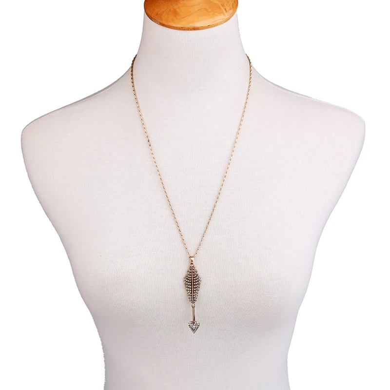 Колье женское длинное с подвеской в виде стрелы кристаллами |