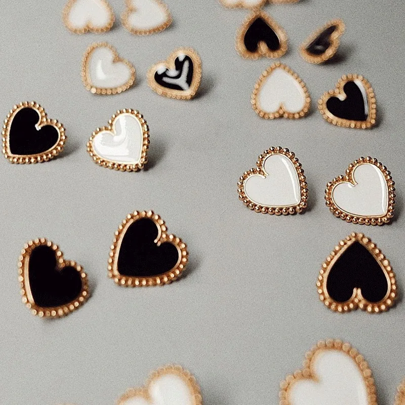 Женское Винтажное кольцо с черным сердцем минималистичное костяшками губ и глаз