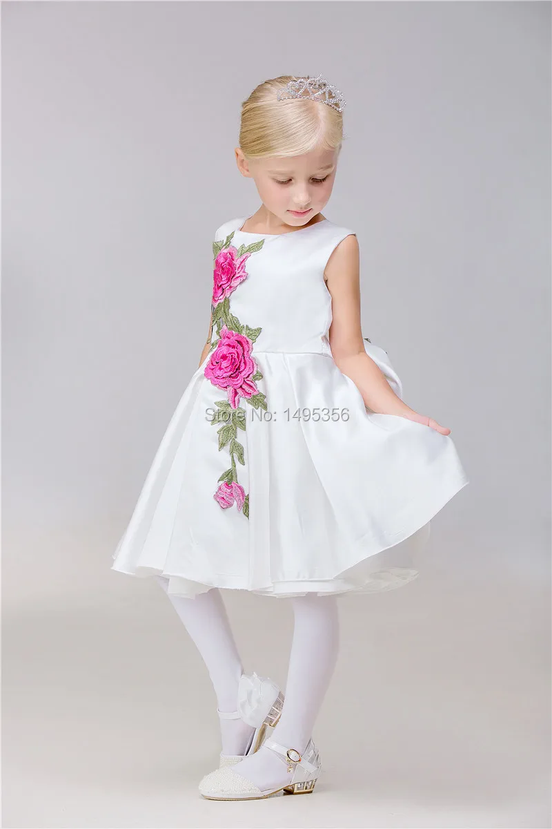 2016 Новый Кружева Цветок Девочки Платья Высокая Шея V-обратно Партия