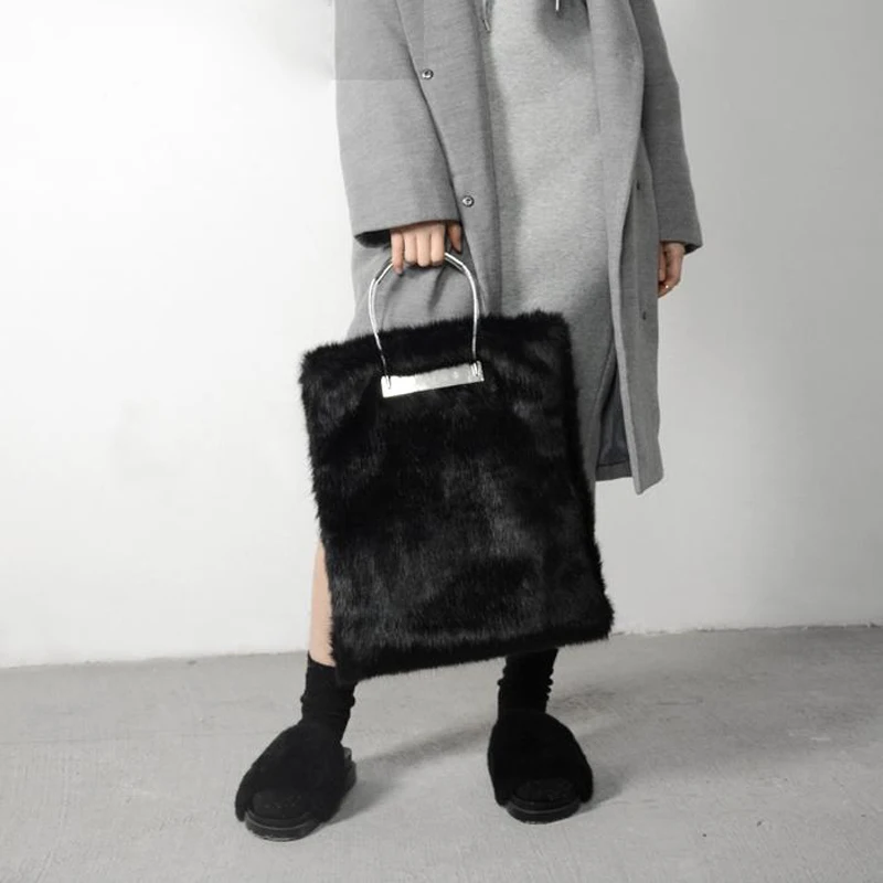 2021 стильные зимние женские сумки из черного меха роскошная сумка тоут с ручками