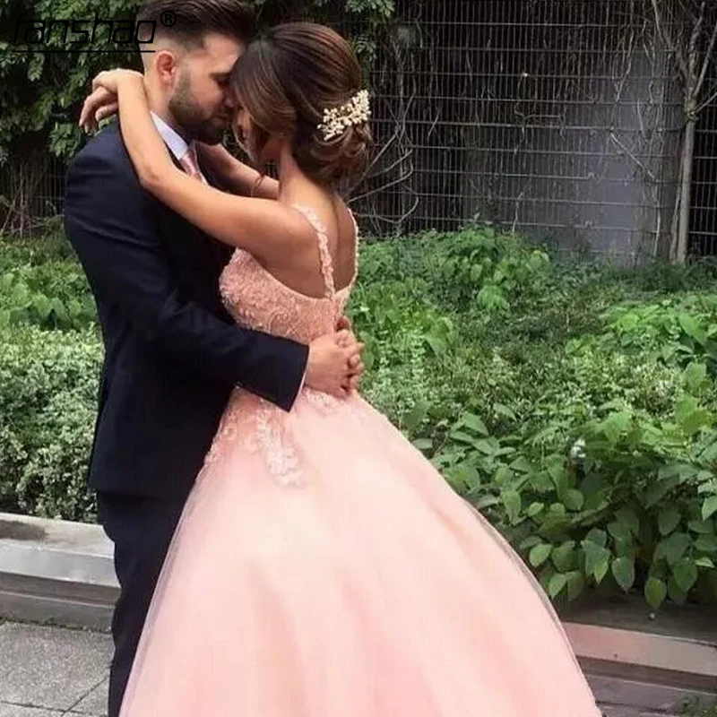 Роскошное розовое бальное платье Quinceanera на тонких бретельках с аппликацией