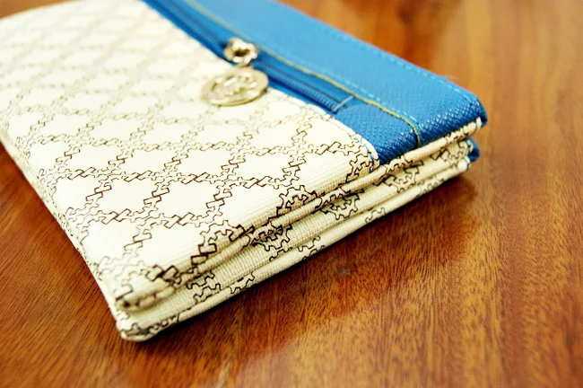 Korean style top grade exquisite graceful wallet purse or billfold with gloss for ladies as thoughtful gift |