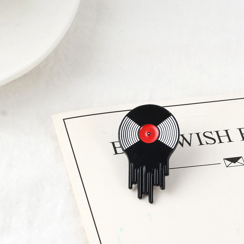 

Music Player Pins Brooch Collection Vinyl Record Tape Turntablism Clapperboard Pin Badge Brooches for men women music lovers