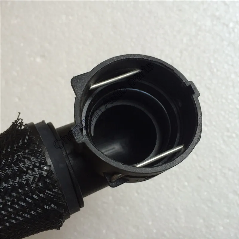 Один комплект впускного шланга охлаждающей жидкости двигателя и выпускного OEM