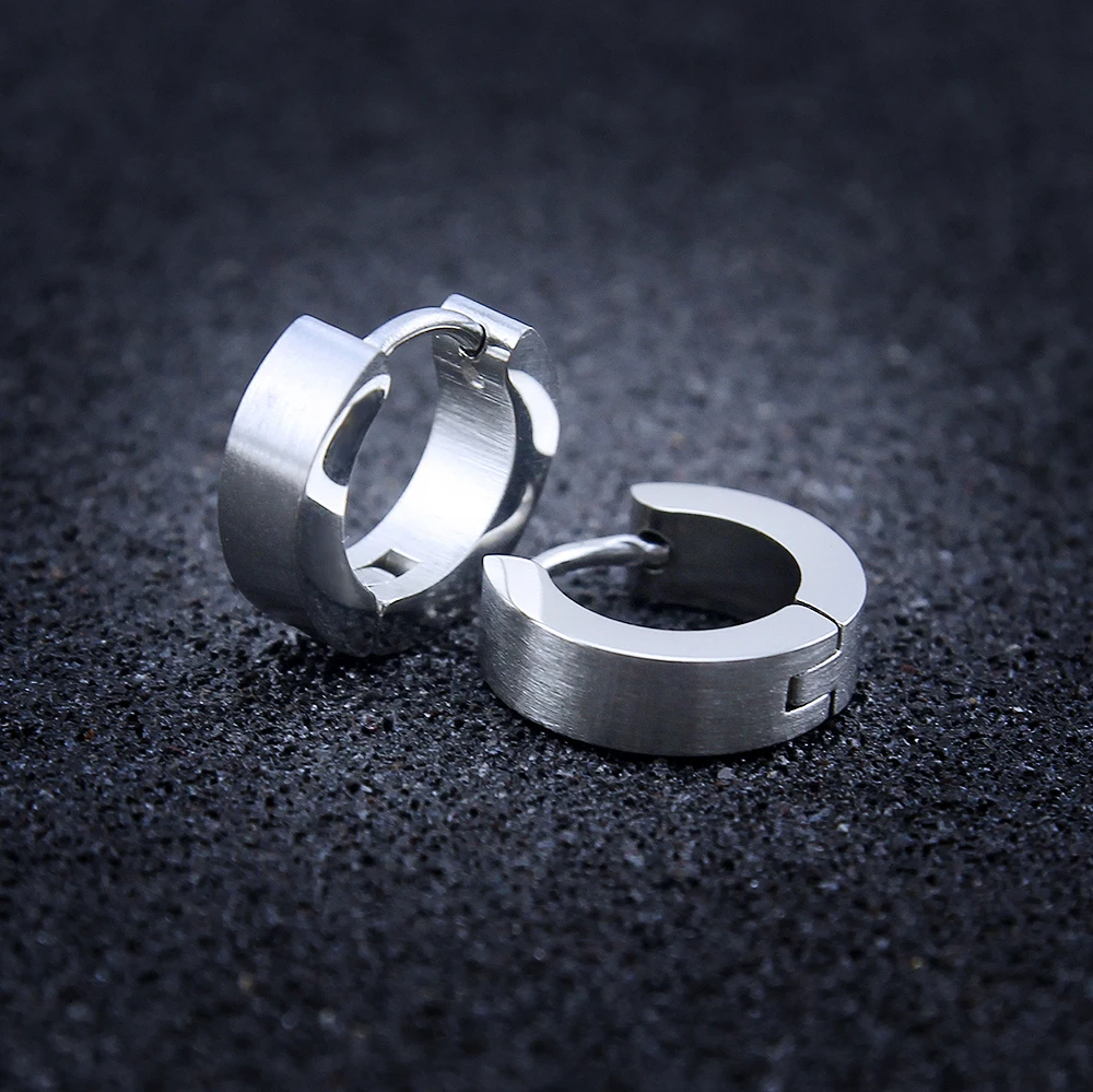 

ZS 3 Colors Punk Rock Hoop Earrings for Men Women Stainless Steel Black Round Earringss Male Small Circle Ear Piercing Jewellery